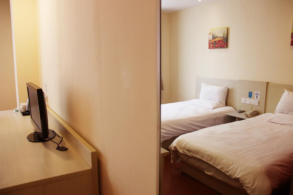 Hanting Express Qingdao Yanan Third Road Екстериор снимка
