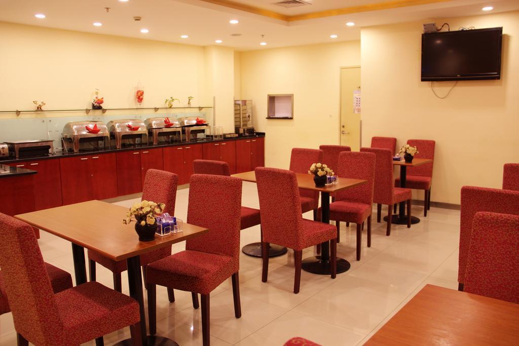 Hanting Express Qingdao Yanan Third Road Екстериор снимка